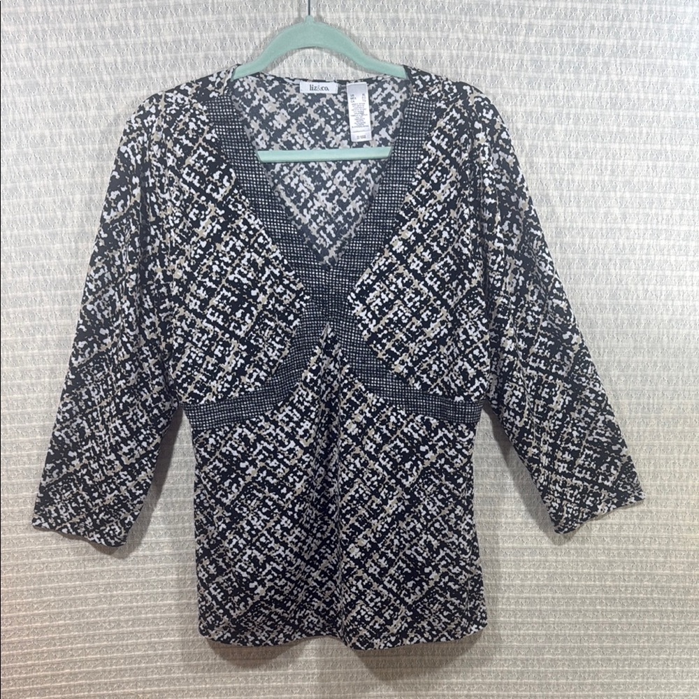 Liz & Co Monochrome Abstract Blouse